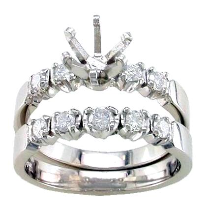 Prong Set Round Diamond Bridal Set (Semi Mount)