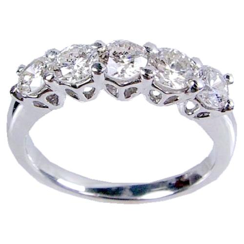Shared Prong Set Round Diamond Wedding Ring