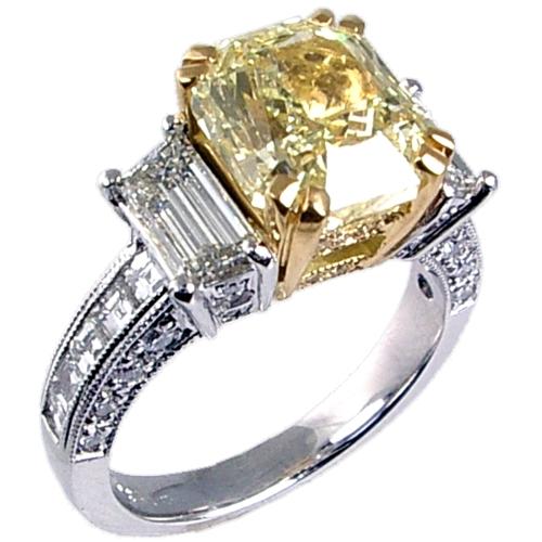 Trapezoid cut diamonds on the side, Channel Set Square Baguette,